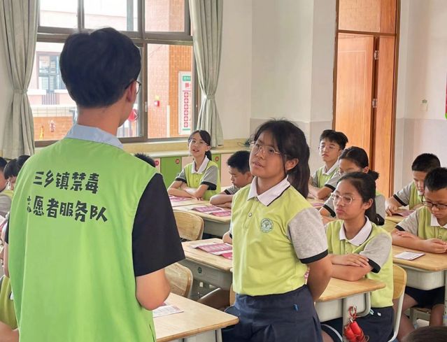 三鄉(xiāng)鎮(zhèn)開展“開學(xué)第一課，無(wú)毒伴我行”禁毒教育宣傳活動(dòng)圖片4_副本.jpg