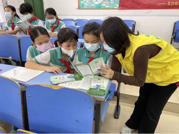 阜沙鎮(zhèn)禁毒信息〔2022〕第254期--【禁毒攻堅】“無毒青春，健康校園”—阜沙鎮(zhèn)開展禁毒宣傳進(jìn)校園