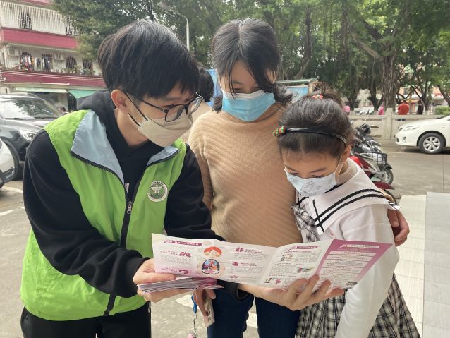 三鄉(xiāng)鎮(zhèn)開展“普及禁毒知識，共享健康人生”宣傳活動(dòng)圖片2.JPG